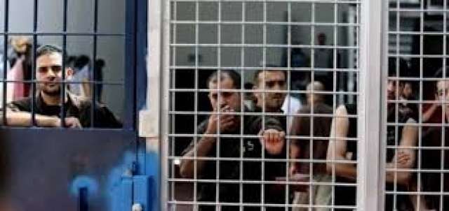 الاحتلال يحكم على ثلاثة أسرى من مخيم جنين بالسجن عامين