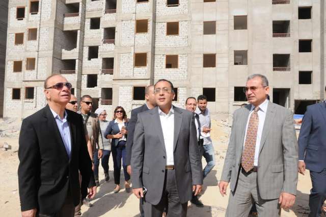 «مدبولى»: تنفيذ 4700 وحدة بمشروع تل العقارب