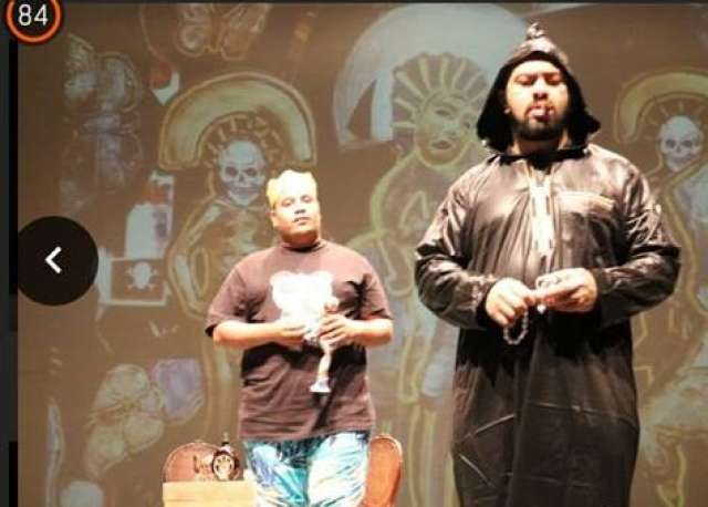 جانب من كواليس المسرحية