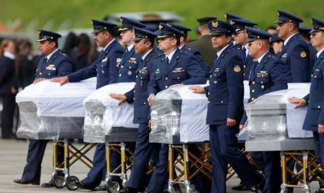 جثامين ضحايا حادث تحطم الطائرة الكولومبية