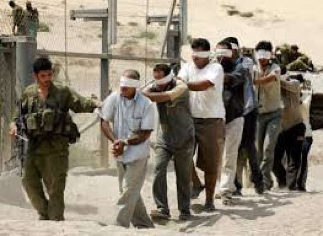 بالأسماء.. إصدار أمر اعتقال بحق 22 فلسطينيًا