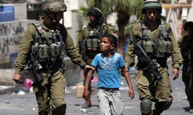 اعتقال 10 فلسطينيين من محافظات الضفة الغربية