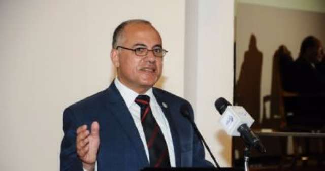 الدكتور محمد عبد العاطى وزير الموارد المائية والرى