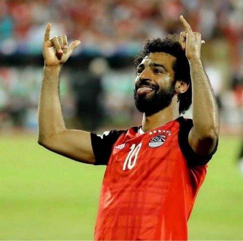 بالصور.. محمد صلاح أفضل لاعب عربي في 2017