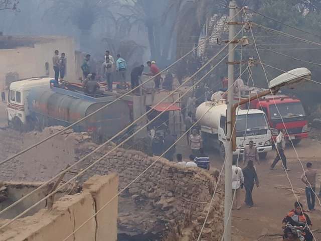 جانب من الحريق