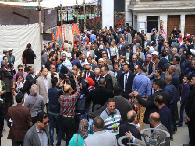 أعضاء الوفد