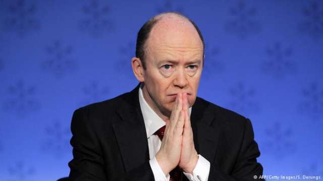 «دويتشه بنك» يستبعد الرئيس التنفيذي البريطاني من منصبه