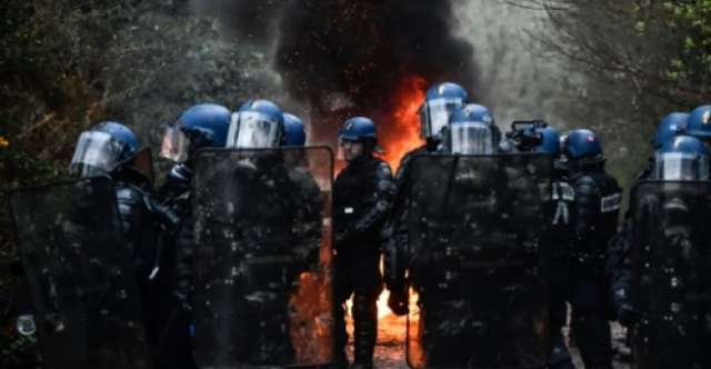 الشرطة الفرنسية تطهر «الاعتصام المناهض»