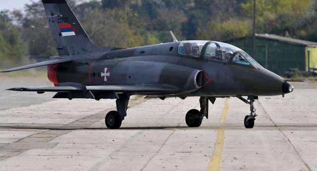 تحطم طائرة عسكرية في صربيا