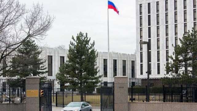 السفارة الروسية تتلقى إخطارا من إدارة ترامب بشأن العقوبات على «موسكو»