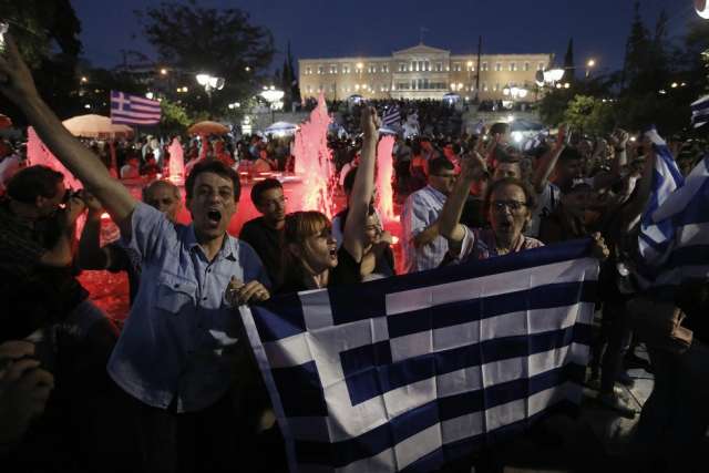 خطة الإنقاذ الثالثة تؤدي إلى إضرابات في اليونان