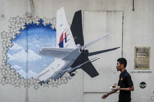 ماليزيا تنظر في استئناف البحث عن الطائرة المفقودة إم إتش 370