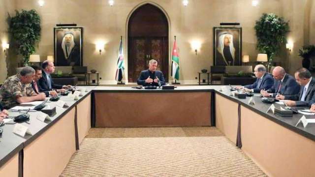 الملك عبدالله يجتمع بالحكومة