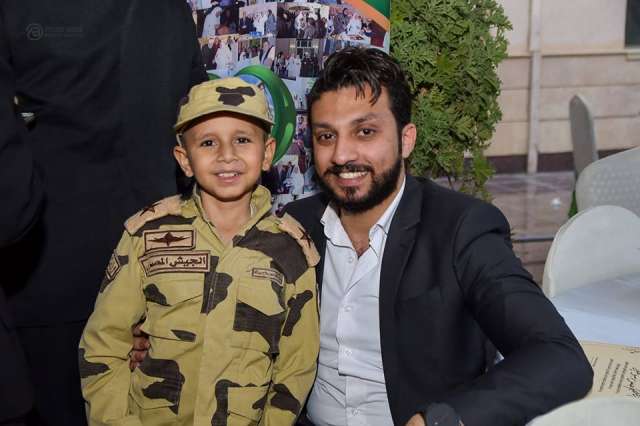 عمر مع محرر الزمان