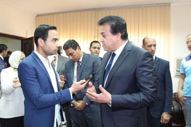 محاور الزمان أثناء لقائه وزير التعليم العالي