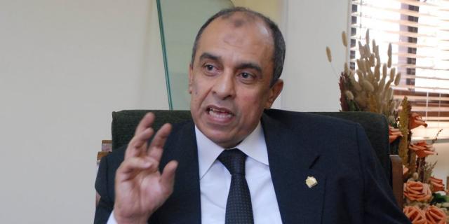 الدكتور عز الدين أبو ستيت