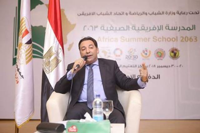 السفير أشرف منير