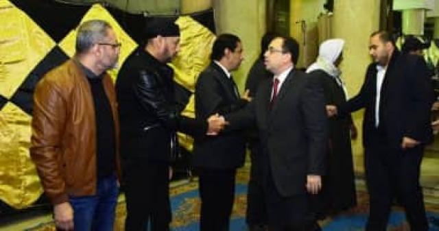 عزاء والدة الفنان عصام كاريكا
