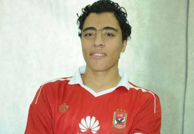 أكرم توفيق لاعب الأهلي