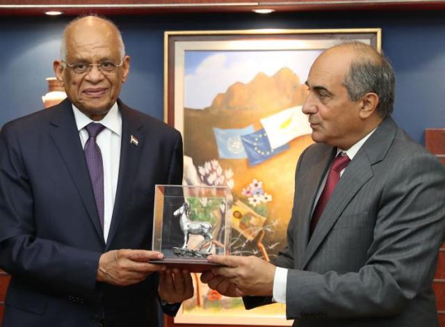 رئيسي البرلمان في مصر وقبرص