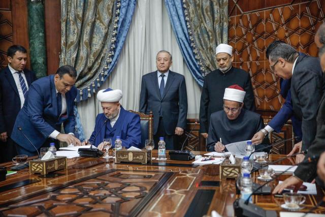 الإمام الأكبر مستشار رئيس أوزبكستان