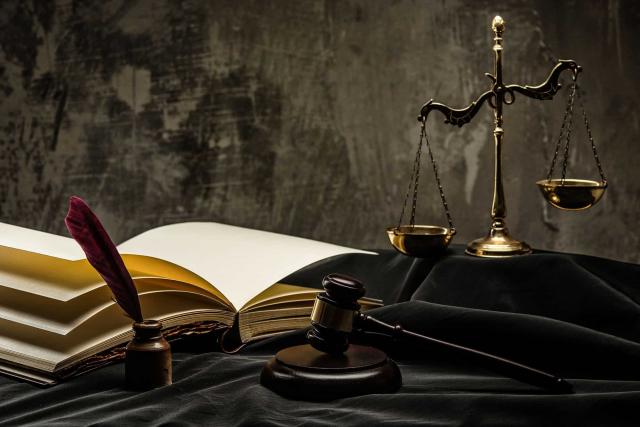 وما زال العرض مستمرًا.. «تجار المحاماة» يسرقون أموال التعويضات