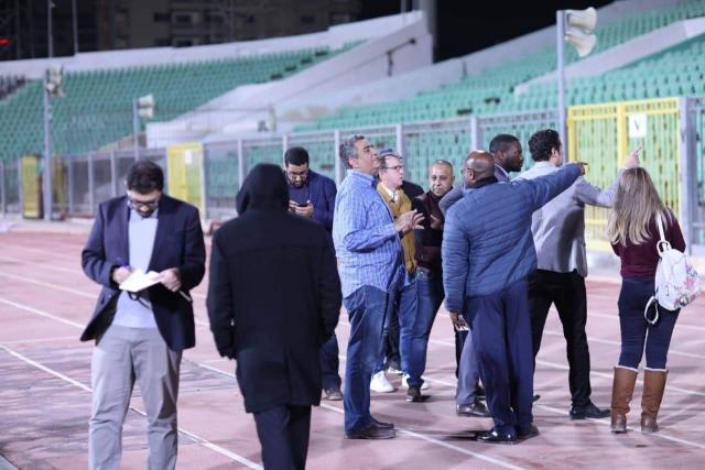 وفد الاتحاد الإفريقي يقيم ملعب بورسعيد تمهيداً لكأس الأمم الإفريقية
