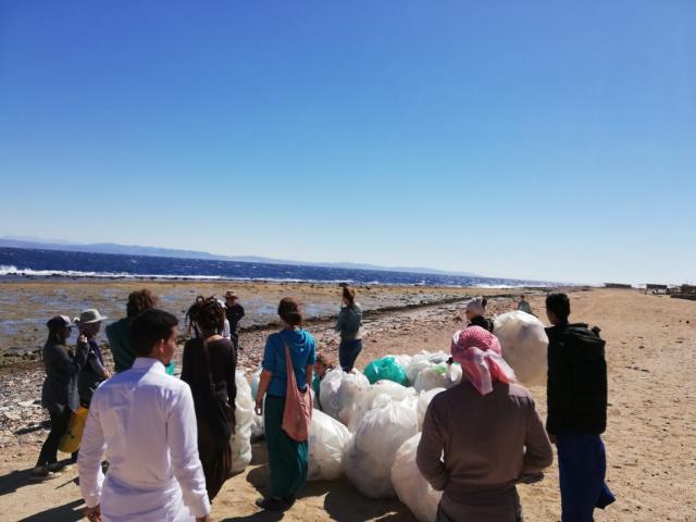 البيئة تنظم حملة نظافة بمحمية أبو جالوم للتوعية بأهمية المحميات الطبيعية