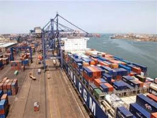 إعادة فتح موانئ السويس مع استمرار غلق ميناء شرم الشيخ