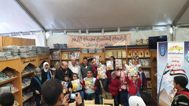 جناح الأزهر مقصد الشباب والطلاب في معرض الإسكندرية للكتاب