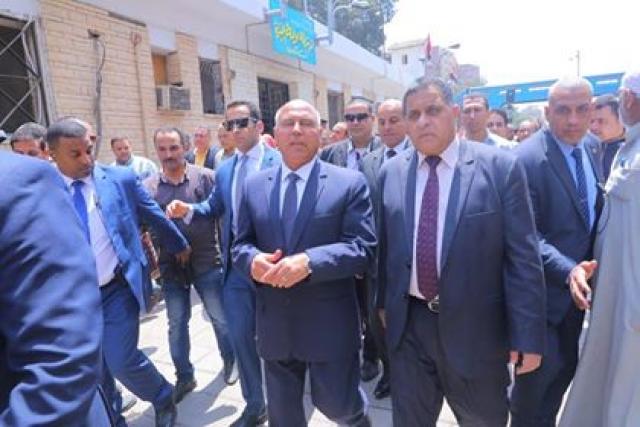 وزير النقل يواصل جولاته التفقدية لمتابعة عمليات التصويت على التعديلات الدستورية بلجان محطات السكك الحديدية