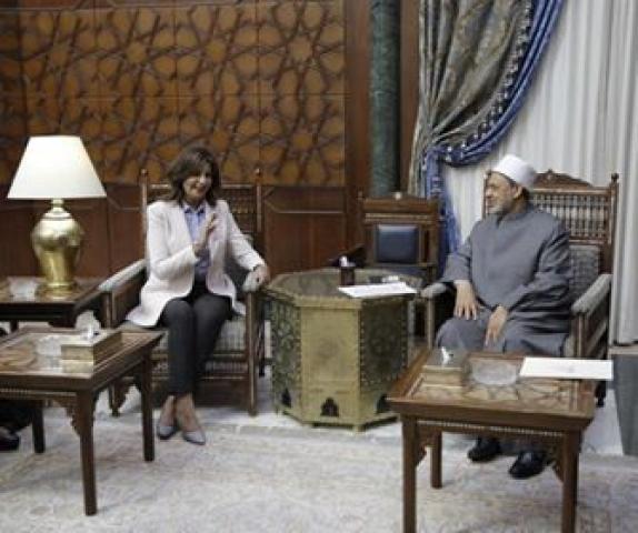 شيخ الأزهر يستقبل السفيرة نبيلة مكرم وزيرة الهجرة
