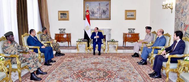 الرئيس السيسى يستقبل رئيس أركان السودان