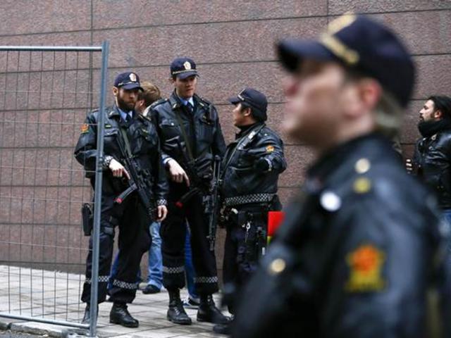 الشرطة النرويجية: منفذ هجوم مسجد أوسلو اعترف بصفة غير رسمية