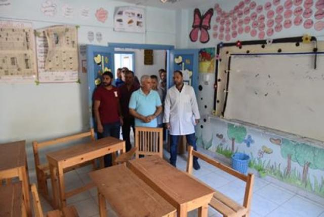 محافظ مطروح يتفقد مدرسة التمريض 