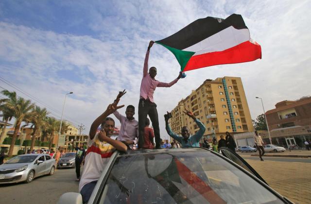 السودان يُرحب برفع تعليق عضويته في الاتحاد الأفريقي