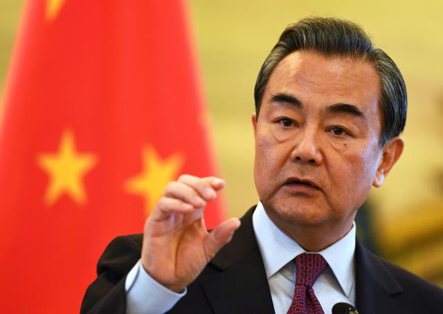 وزير خارجية الصين يزور باكستان ونيبال