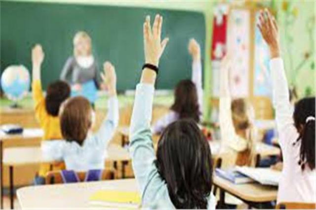 أولياء الأمور يستعينون بـ «المغشوش» للهروب من «سبلايز» المدراس