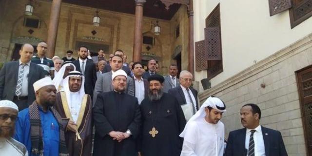 وزير الأوقاف خلال الجولة السياحية التى نظمتها الوزارة إلى معالم القاهرة القديمة