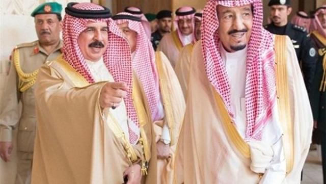 ملك البحرين يعلق على استهداف منشآت «أرامكو» السعودية