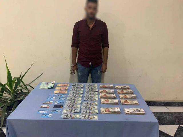 ضبط أحد الأشخاص بالإسكندرية لقيامه بالإتجار غير الشروع فى النقد الأجنبى