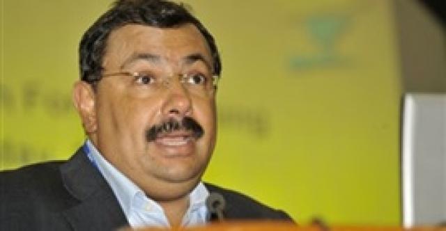 طارق محمد كامل وزير الاتصالات