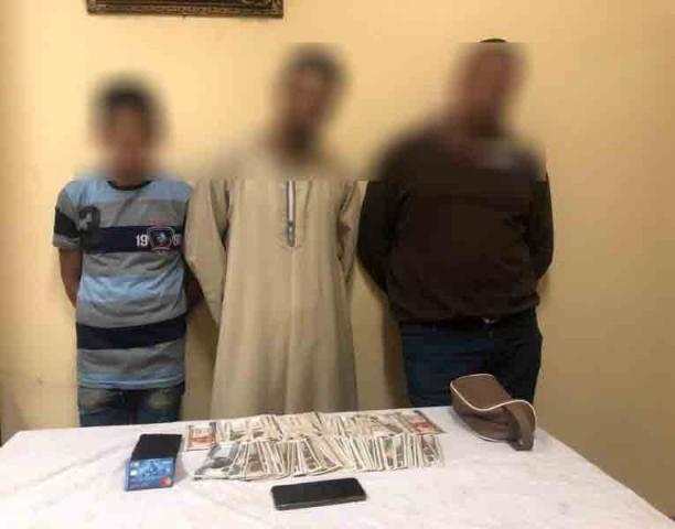 ضبط 3 أشخاص بالقاهرة لقيامهم باحتجاز مواطن داخل شقة سكنية وسرقته