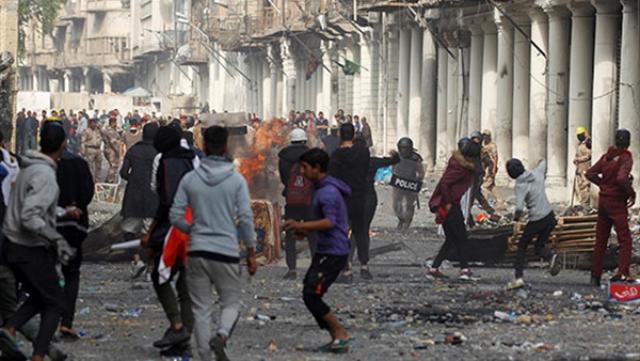 أعمال عنف واشتباكات بين المتظاهرين وقوات الأمن بالعراق