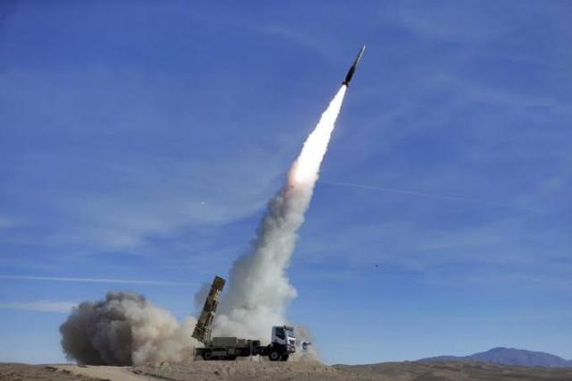 كوريا الشمالية تعلن نجاح تجربة منصة إطلاق صواريخ متعددة فائقة الحجم