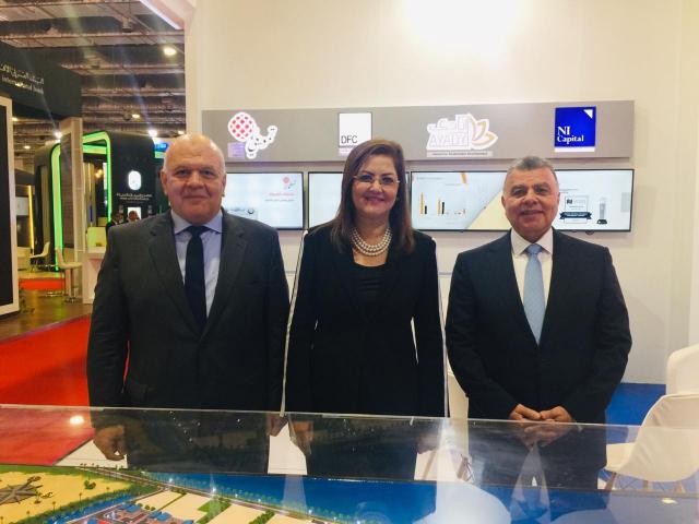 وزيرة التخطيط تزور جناح شركة إن أي كابيتال