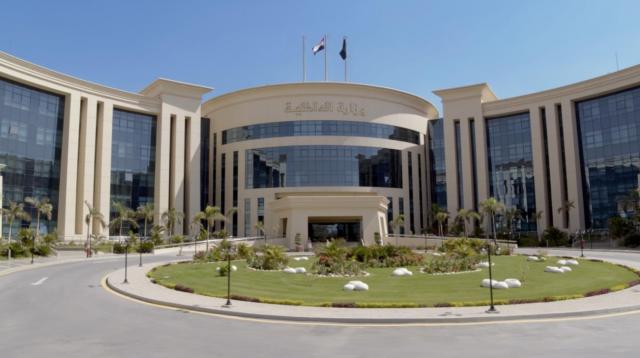  وزارة الداخلية تواصل مبادراتها لتقديم كافة أوجه الرعاية الإنسانية والإجتماعية وتحقيق التواصل مع المواطنين 