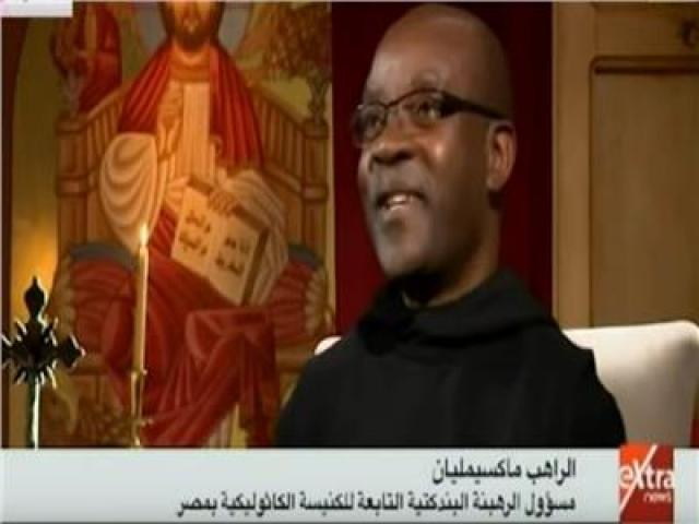 الراهب ماكسيمليان مسئول الطائفة البندكتية 