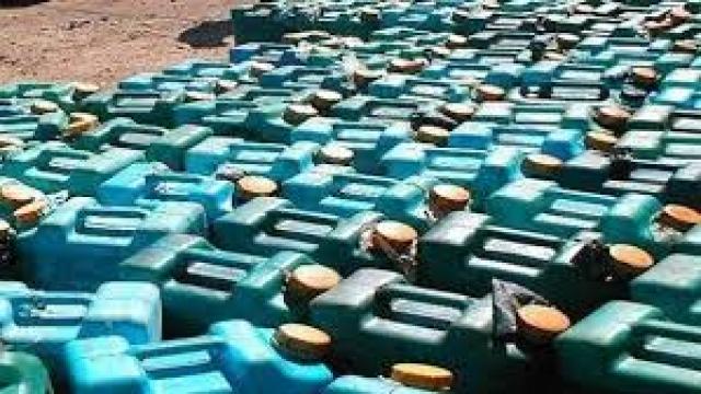 القبض على سائق بحوزتة 8 الأف لتر بنزين بالسلام