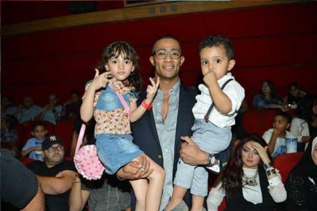 الفنان محمد رمضان وابنته الكبري حبيبة وابنه علي